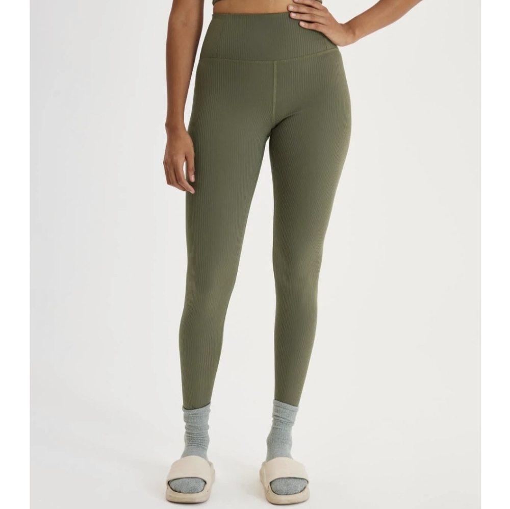 Girlfriend Collective Rib High Rise Leggings in Cypress Size M